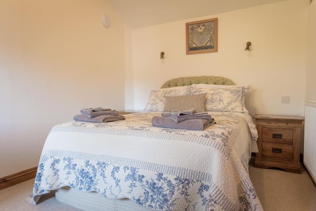 Coach House - Detached Cottage Within 135 Acres Бромярд Екстериор снимка