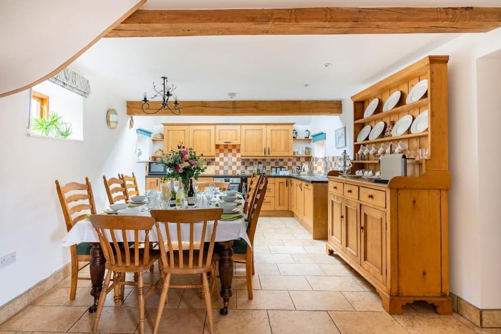 Coach House - Detached Cottage Within 135 Acres Бромярд Екстериор снимка