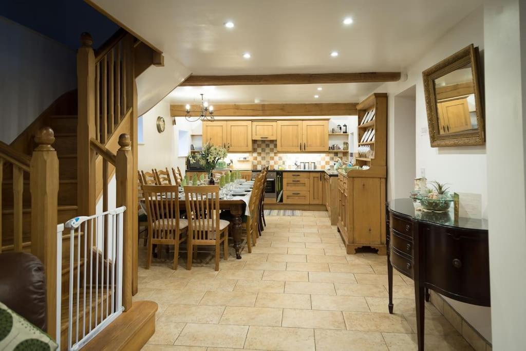 Coach House - Detached Cottage Within 135 Acres Бромярд Екстериор снимка